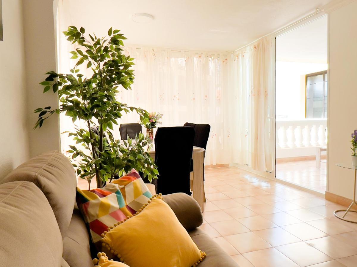 Korallia Guesthouse Castle Harbour Los Cristianos  Εξωτερικό φωτογραφία