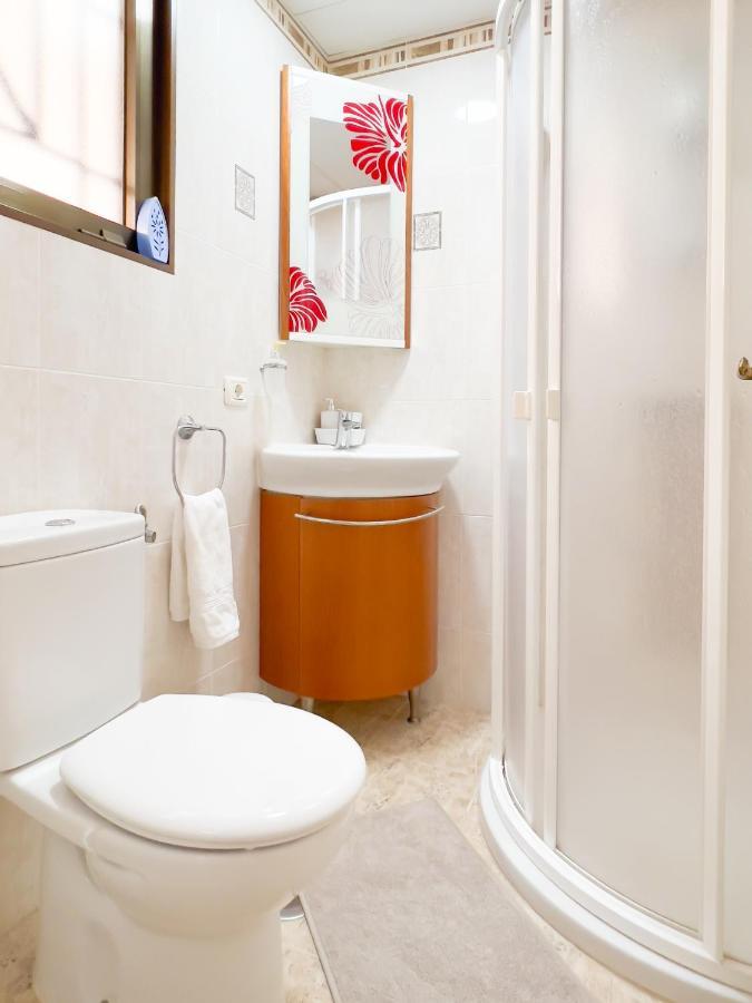 Korallia Guesthouse Castle Harbour Los Cristianos  Εξωτερικό φωτογραφία